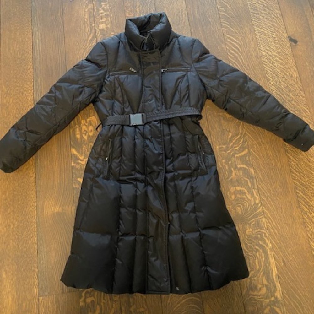 Black Down Coat, w Detachable Belt & Hood , Size is M but it's a small medium